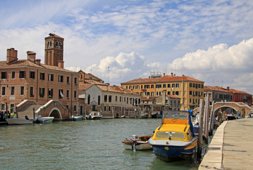 Fototapeta na wymiar VENICE, ITALY - SEPTEMBER 02, 2012: : Channel of Venice