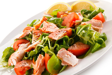 Fish salad - grilled salmon and vegetables 