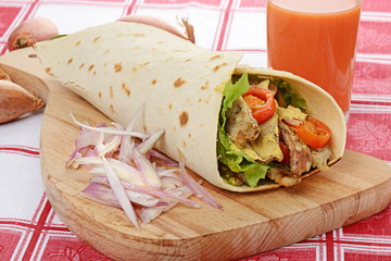 donner kebab con cipolla e bibita