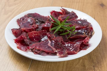 Crédence de cuisine en verre imprimé Ración de cecina en plato