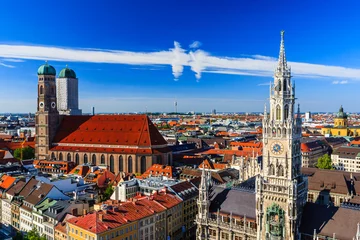 Papier Peint photo autocollant Monument artistique Munich Frauenkirche and New Town Hall Munich, Bavaria, Germany