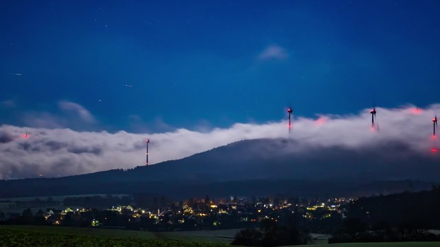 Foggy & Cold Winternight Timelapse 4K - Panning