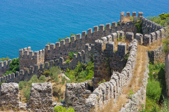 The sea, the sky and the ruins of the old defensive wall.