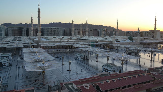 Naboi haram (masjed) at early morning till sunrise loop