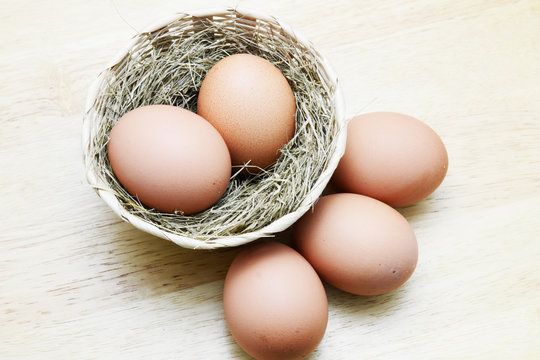 eggs in basket for cook