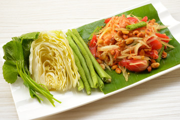 Thai Spicy papaya salad