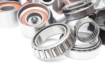 Group bearings and rollers (automobile components) for the engine and chassis suspension