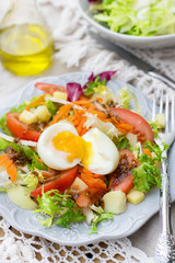 Vegetable salad with soft-boiled egg
