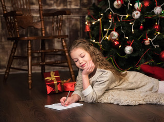 girl writes letter to santa