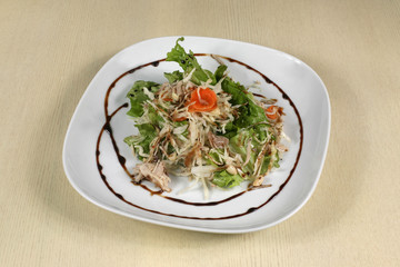 vegetable salad with chicken and nuts