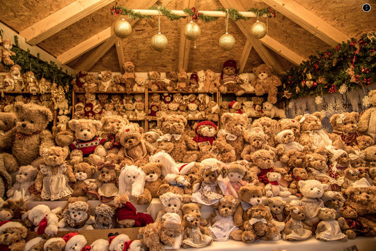Teddyb&auml;renstand auf dem Weihnachtsmarkt