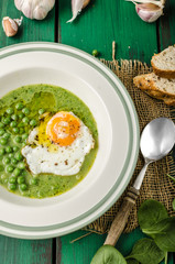 Soup of young peas