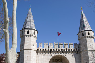 Fototapeta na wymiar Medieval city gate