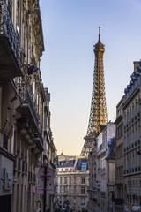 Fototapeta premium Eiffel Tower view in romantic alleyway, Paris