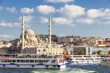 Obraz premium Sigths of Istanbul, rejs statkiem po Bosforze