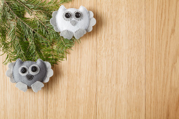 Flat felt owl and christmas tree