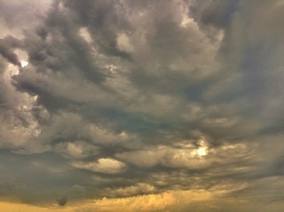 apocaliptyc clouds