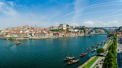 Fototapeta na wymiar Dom Luis bridge in Porto, Portugal