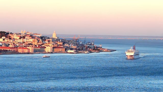 Lisboa visto do Cristo Rei Almada 