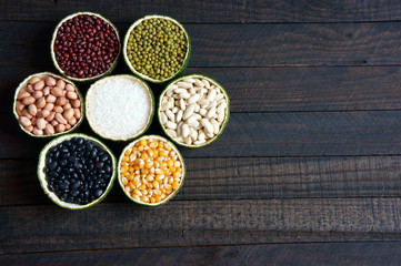 Fototapeta na wymiar cereals, healthy food, fibre, protein, grain, antioxidant