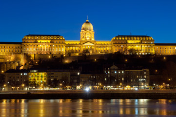 Fototapeta na wymiar Blue hour shot of Buda Castle and Chain Bridge, Budapest, Hungary, Europe