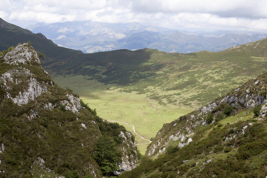 Cañón con vistas al valle