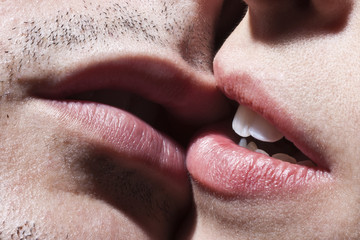 macro kiss, two mouth