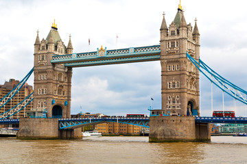 Fototapeta na wymiar london tower in england