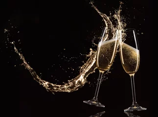 Gordijnen Glazen champagne met splash © Lukas Gojda