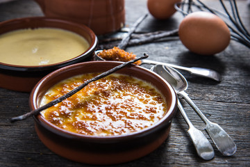 Creme brulee in rustic porcelain pot
