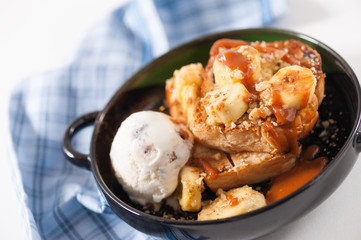 Frizzy crispy bread with Thai tea caramel