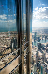Obraz premium Aerial view of Dubai skyline, UAE