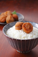 梅干し　Pickled plums  umeboshi
