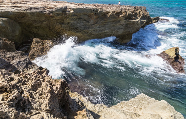 Gischt am Fels. Cala Millor.Mallorca.