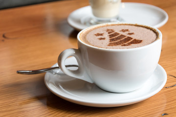 christmas tree, drawing on latte art coffee cup