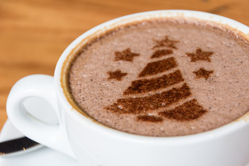 christmas tree, drawing on latte art coffee cup