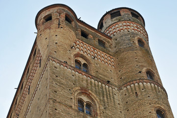 Il castello di Serralunga d'Alba - Langhe. Piemonte