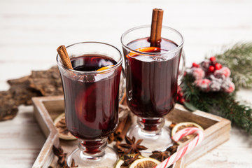 Mulled wine with cinnamon and orange
