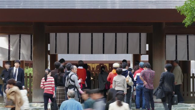 熱田神宮　拝殿に参拝する人々　タイムラプス撮影