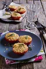 Tomatoes with crunchy sprinkles