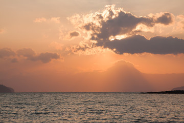 Fototapeta na wymiar sunset behind clouds