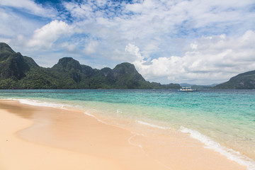 Stunning beach in El Nido, Philippines