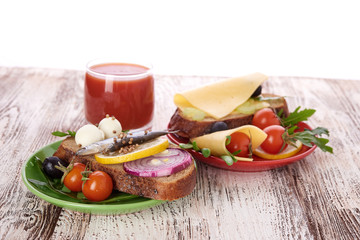 sardines on slice bread