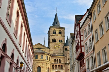 Fototapeta na wymiar Bishop Cathedral church in Trier, Germany