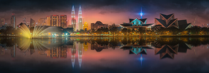 Beautiful cityscape of Kuala Lumpur skyline - obrazy, fototapety, plakaty