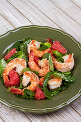 Shrimp, grapefruit and spinach salad.
