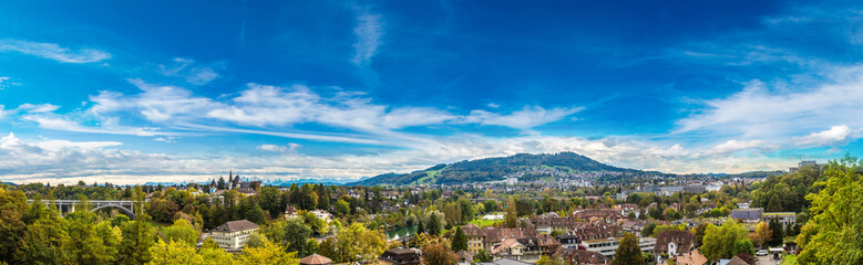 Obraz na płótnie Canvas Panoramic view of Bern