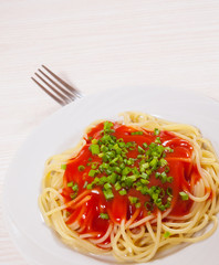  spaghetti with tomato sauce