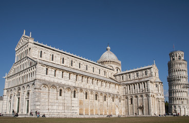 Fototapeta na wymiar Italia, duomo y torre de Pisa