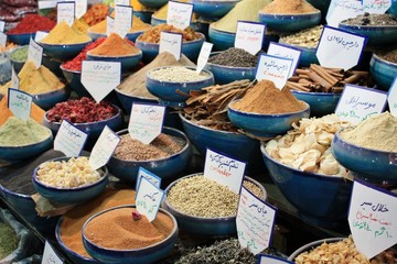épices sur le bazar de Shiraz, Iran